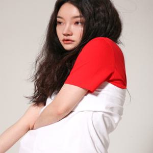 [글리제581] Silket cotton U-neck t-shirt in Red