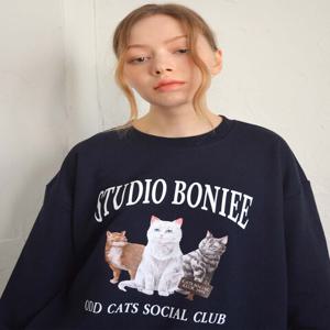 [보늬] 오드 캣츠(ODD CATS) 고양이 소셜 클럽 그래픽 오버 맨투맨 스웻셔츠 네이비