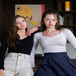 [레트흐드레뚜왈] Sweetheart neckline long sleeve top (White)