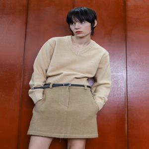 [아에르] Pull Over Crop V Beige