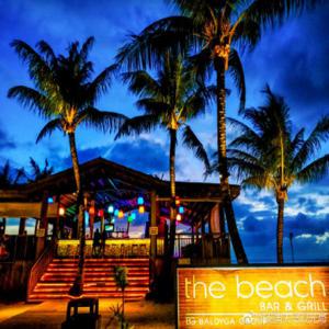 해변 레스토랑 & 바: 서핑 & 잔디 특별 메뉴 | 괌