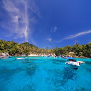 Kahung Beach & Racha Island 쾌속정 또는 카타마란 세일링 by Nikorn Marine