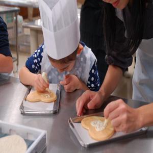 시로이 코이비토 파크 과자 만들기 체험(입장료 포함)|삿포로 시내 픽업 포함