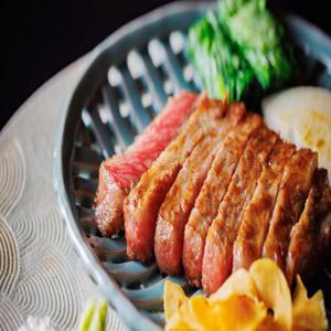 미야기/센다이 | 사랑스러운 코지로 | 최고급 센다이 쇠고기와 산리쿠 활전복을 사용한 오마카세 코스