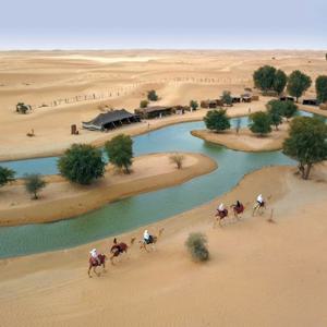 알 마르뭄 캠프 체험 & 베두인 디너 & 공연이 포함된 두바이 사막 사파리 투어