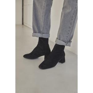 (국내정품) PIER4 스웨이드 앵클부츠 블랙 Suede Ankle Boots Black Black