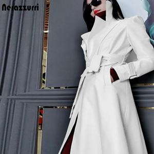 Nerazzuri 여성 긴 소매 가죽 트렌치 코트, 화이트 런웨이 코트, 우아한 럭셔리 패션 코트, 2021 디자이너, 봄