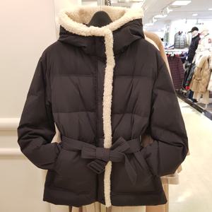 쉬즈미스  겨울신상품 초초초대뱍할인   자금 입으면 너무 예쁜  가벼운 착용감  에코퍼 후드 덕다운 패딩      41030 힙기장