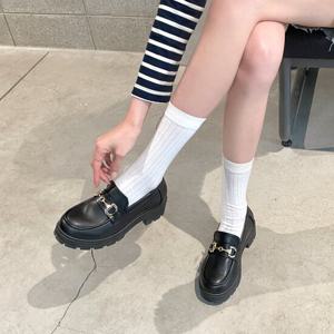 [SOVO] 골드 체인 발편한 여성 키높이 청키 통굽 로퍼 6cm