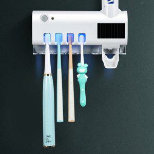 무선 칫솔 소독기 벽걸이 살균기 부착식 자외선 광촉매 블루라이트 4인 가족 패밀리