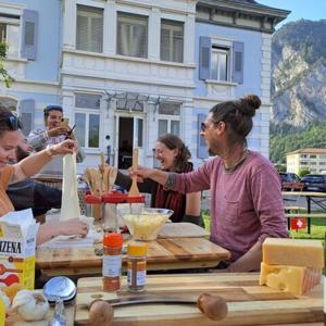 스위스에서 즐기는 퐁듀 쿠킹 클래스 & 치즈 워크숍 (인터라켄)