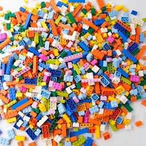 1000pcs 클래식 빌딩 블록 어린이 조립 장난감, 기본 조립 빌딩 블록은 어린이의 창의력과 상상력, 할로윈/추수 감사절/크리스마스 선물을 영감