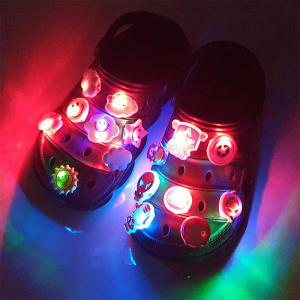 LED 슈즈핀 150종 반짝번쩍 탁월한 밝기 다양한 이모티콘 캐릭터 방수기능 포인트 실내화 신발장식