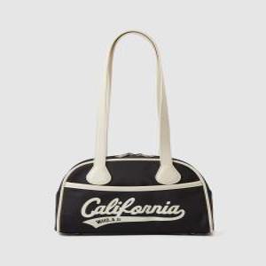 [후아유]California Nylon Bowling Bag  WHBGE2401A