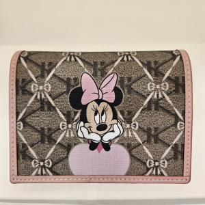 [헤지스](대구신세계)[Disney X HAZZYS]핑크 시그니처 패턴 미니 캐릭터  지갑 HIWA4E682P2