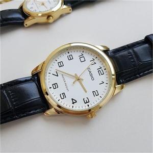 [하프클럽/옷자락]카시오 남녀공용 클래식 라운드 골드 손목 시계