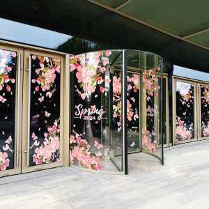 봄 장식 유리 스티커 통창 문 복숭아꽃 쇼핑몰 호텔