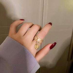 진주꽃반지 패션 보석 진주 초상화 반지 디자인 위한 손 장식의