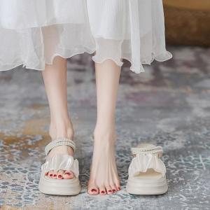여성 통굽 샌들 여름 주름 스트랩 진주 흰 여자 발편한 신발