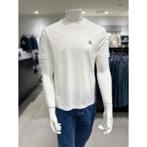 Calvin Klein Jeans CK진 남성 모노그램 백 로고 반팔 티셔츠 J325574-YAF