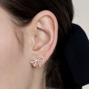 [Hei][레드벨벳 웬디, 한혜진, 스테이씨 수민, 엔믹스 해원, 오마이걸 효정 착용] plain cubic ribbon earring