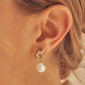 [Hei][장윤주, 이수현, 이수민 착용] knot pearl post earring