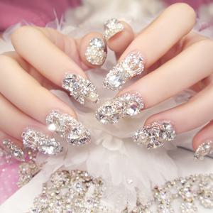 손톱에 중간 스퀘어 프레스, 모조 다이아몬드와 진주가있는 은색 반짝이 가짜 손톱, 여성과 소녀를위한 광택있는 거짓 손톱, 24 Pcs