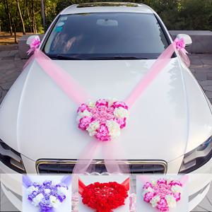 결혼식에 적합한 웨딩 카 데코레이션 문 손잡이 꽃 나비 화환으로 장식된 하트 모양의 장미 시뮬레이션 꽃 1개