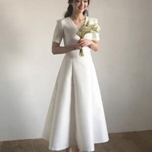 여성 브라이덜샤워 흰색 원피스 셀프웨딩 드레스 촬영