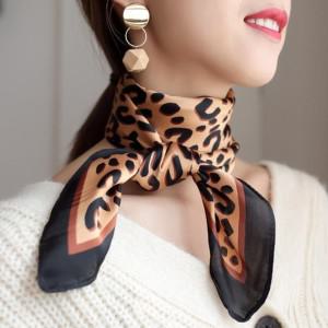 [옷자락][하프클럽/옷자락]여자 봄 패션 레오파드 호피 정사각 스카프