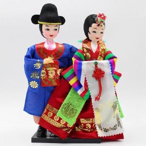 신랑신부 한복 인형 점집 인테리어 한국 전통소품 기념품 민속 태우는옷
