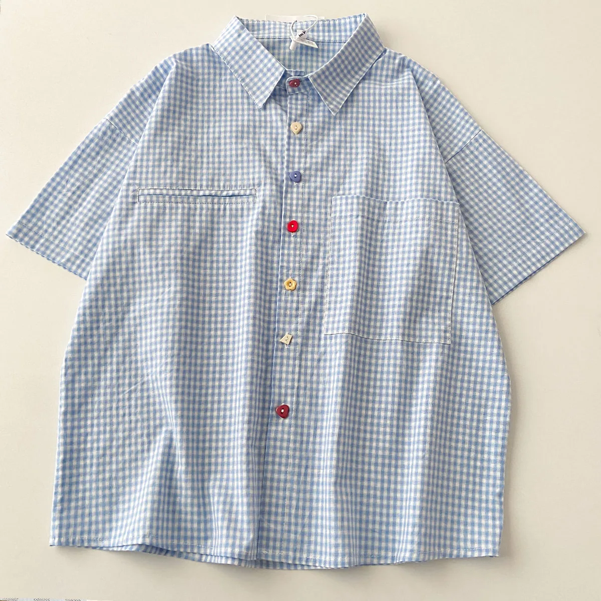 블루 반팔 체크 무늬 셔츠 여성 여름 새로운 일본과 한국 컬러 버튼 내부 착용 셔츠 느슨한 탑 외부 착용