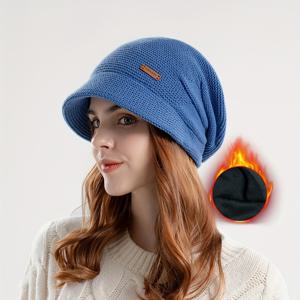 1pc 겨울 플러스 양털 니트 쌓인 모자, 여성을위한 유행 야외 따뜻한 풀오버 귀 보호 모자