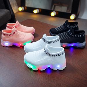 소녀와 소년 운동화 니트 통기성 경량 신발 양말 신발 야외 편안한 신발 LED, 봄과 여름