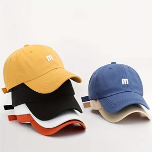 여성과 남성을 위한 캐주얼 패션과 야외 활동에 완벽한 스타일리시한 문자 디테일이 있는 조절 가능한 야구 모자