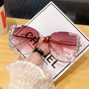 여성 패션 라인스톤 장식 안경, 고급스러운 프레임리스 비치 파티 안경, 캐주얼 룩을 위한 세련된 라인스톤 장식 쉐이드