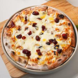 빨간화덕 수제 화덕피자 크랜베리 피자