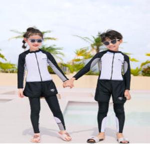 몽키카카  남아 여아 주니어 초등학생  수영복 상하세트 집업 래쉬가드 3종세트(상의 + 레킹스 + 반바지 )