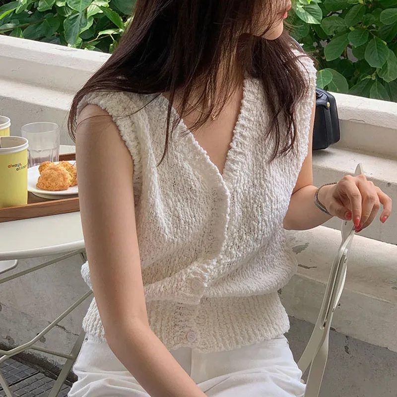 한국의 세련된 민소매 니트 조끼, 부드러운 기질, V-neck, 싱글 브레스트, 주름 입자 디자인, 여름