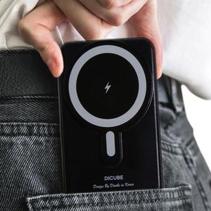 맥세이프 보조 배터리 M7 10000mAh 블랙