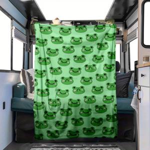 잠자리, RV 여행, 휴대용 담요에 사용할 수 있는 만화 귀여운 미소 짓는 작은 개구리 무늬 담요