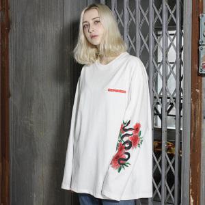 꼼파뇨 LONGSLEEVE Snake painting LOGO TEE white