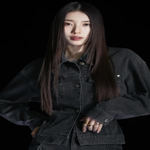 [SUZY] 블랙 변형 데님 자켓 YO3D3875