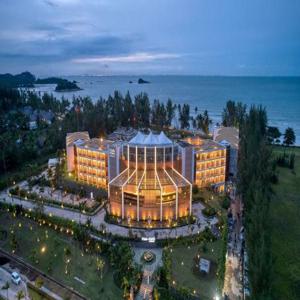 Four Points by Sheraton Bintan 패키지: 올인클루시브 페리, 환승, 식사 및 라고이 베이 투어 | 인도네시아