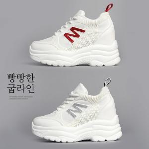 [바닐라슈] 제르닌 메쉬 반짝이패치 통굽웨지힐 스니커즈(9cm)