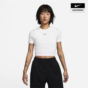 [매장정품] 나이키 NIKE 우먼스 스포츠웨어 에센셜 슬림 핏 크롭 티셔츠 FB2874-100