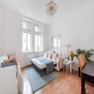 Next to Shopping street and Subway Station, Few minutes to Stephansplatz