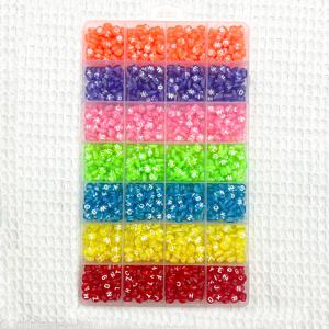 TEMU 1600pcs 28 그리드 7 색 반투명 ​​아크릴 7mm 편지 비즈 쥬얼리 만들기 수제 DIY 팔찌 목걸이 비즈 세트 상자