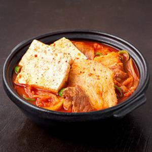 푸드어셈블 더 알찬 연남동 통삼겹 김치찌개 밀키트, 820g, 1팩