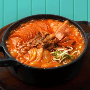 [호족반 부대찌개] 호랑이 우삼겹 부대찌개 600g x 4팩+라면사리 2팩 송탄식 부대찌개